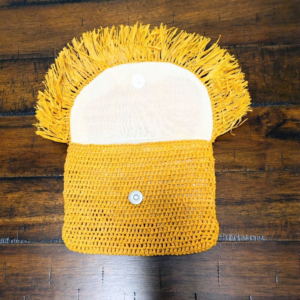 Mar Y Sol mini clutch sunflower yellow crochet raffia with fringe detailing - Picture 3 of 5